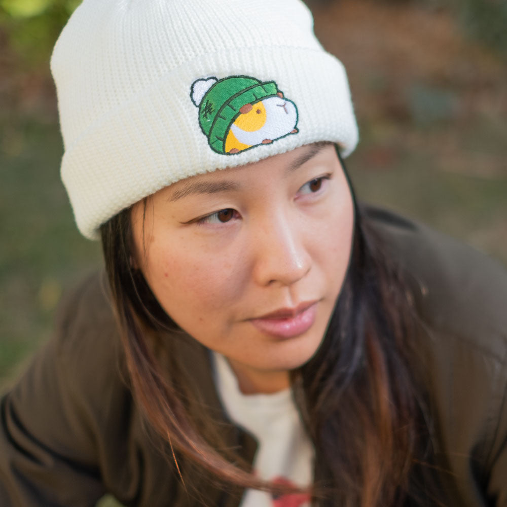 Beanie (short) - Guinea in a beanie, white