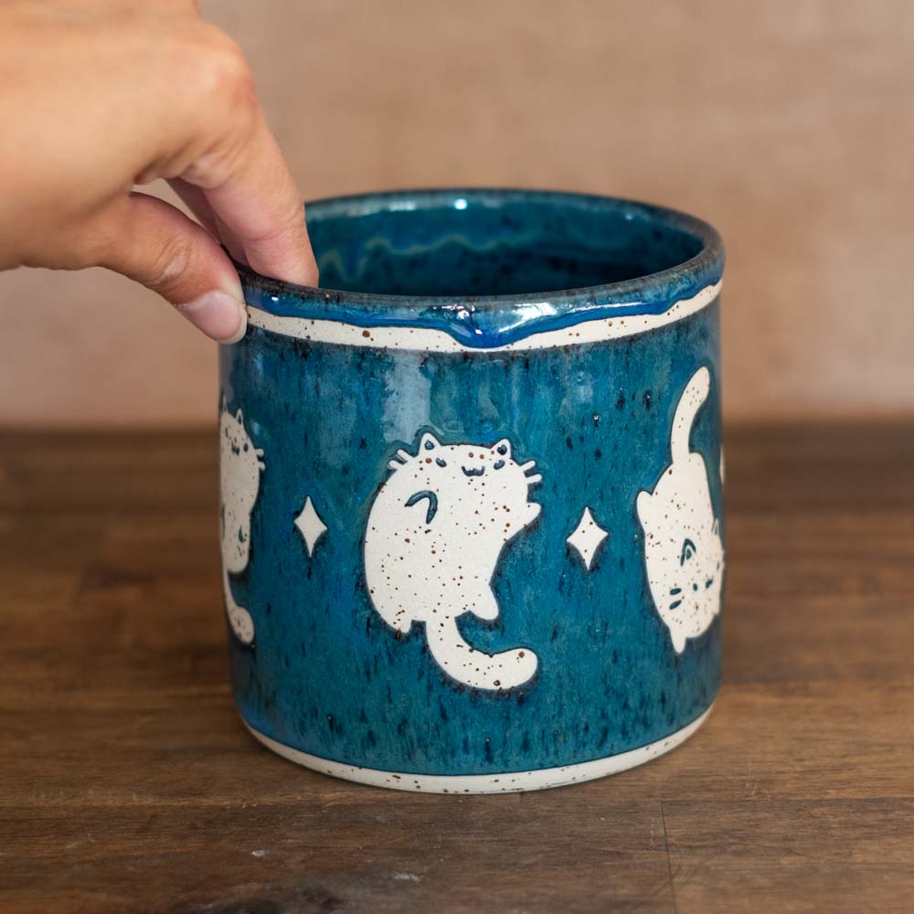 Planter pot (medium) - Luna Cats, no. 16