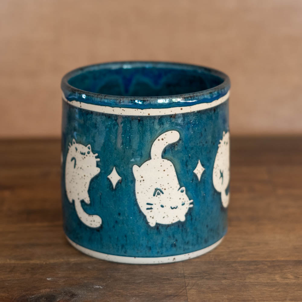 Planter pot (medium) - Luna Cats, no. 16