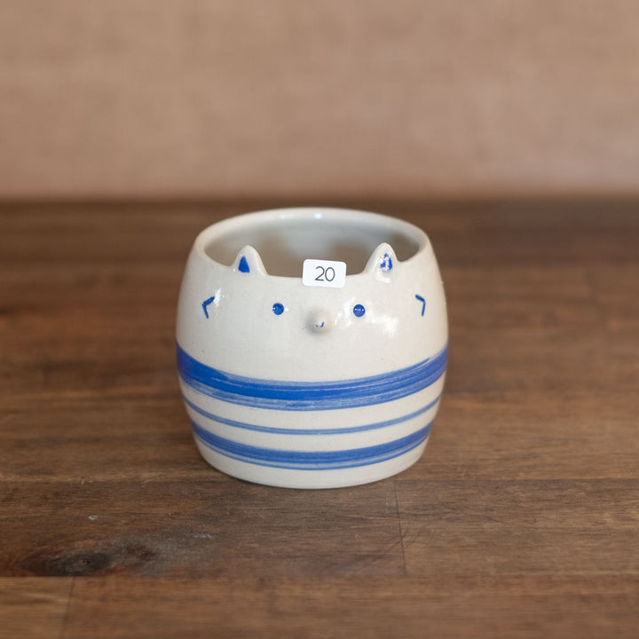 Striped planter (small) - Wolf, no. 20