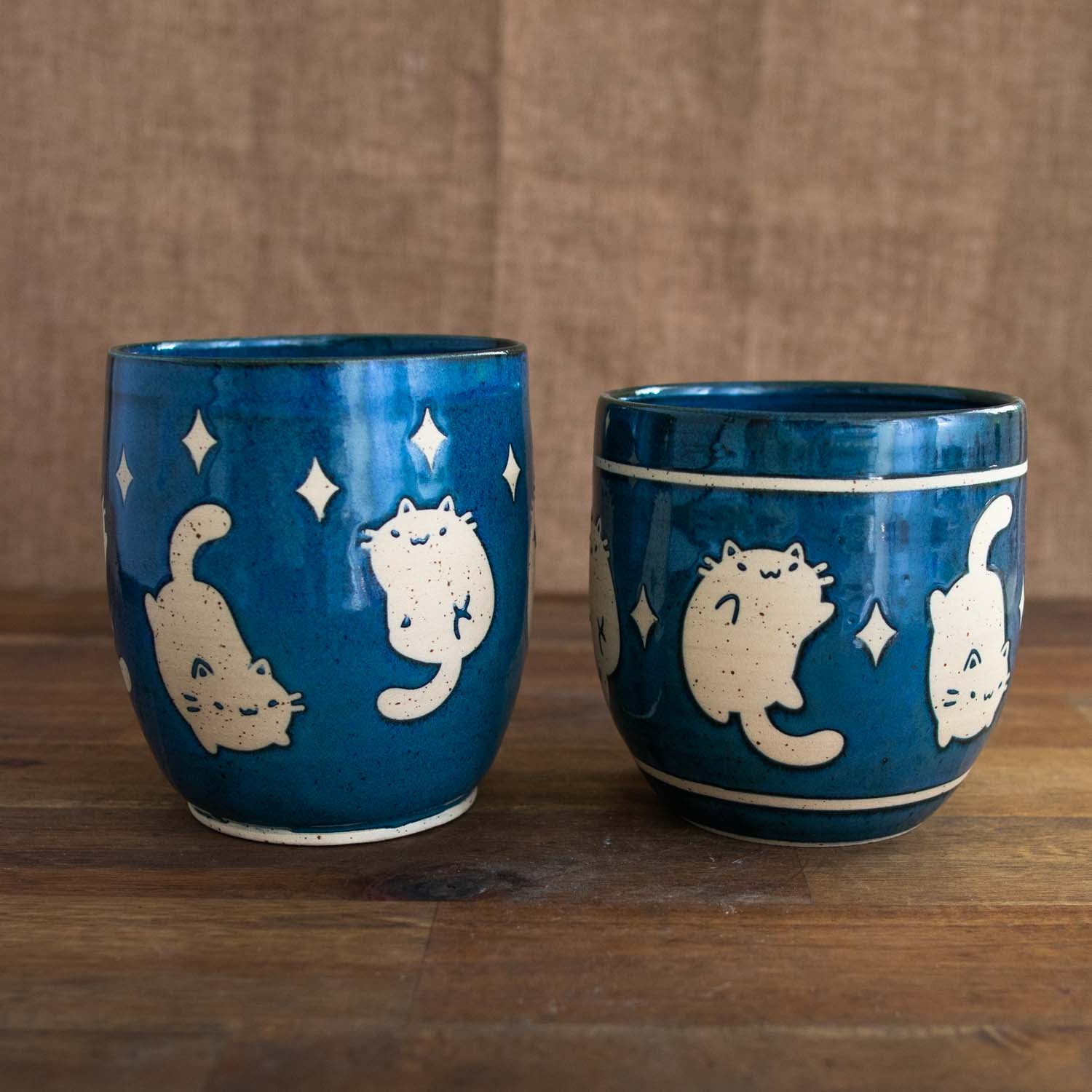 Space cats vase with accent lines