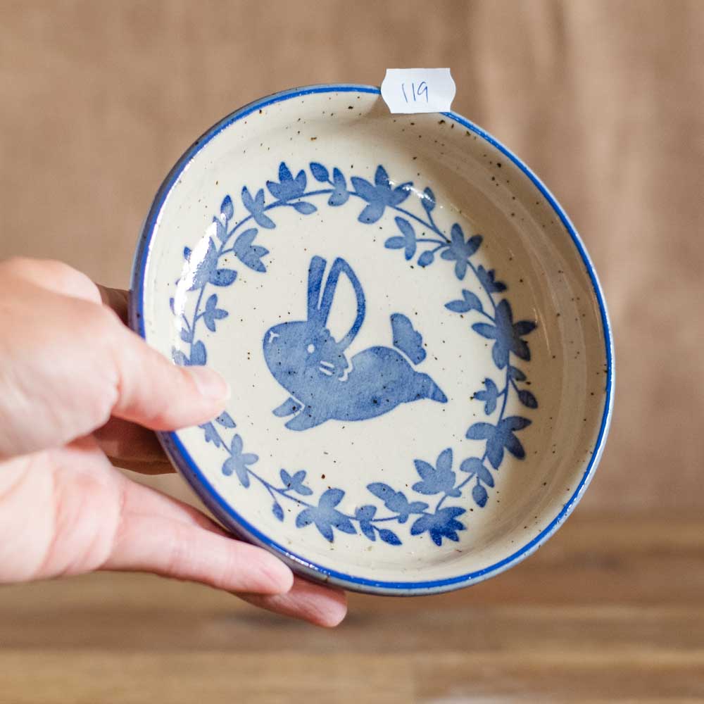 Classic dish - Leaping bunny no. 119