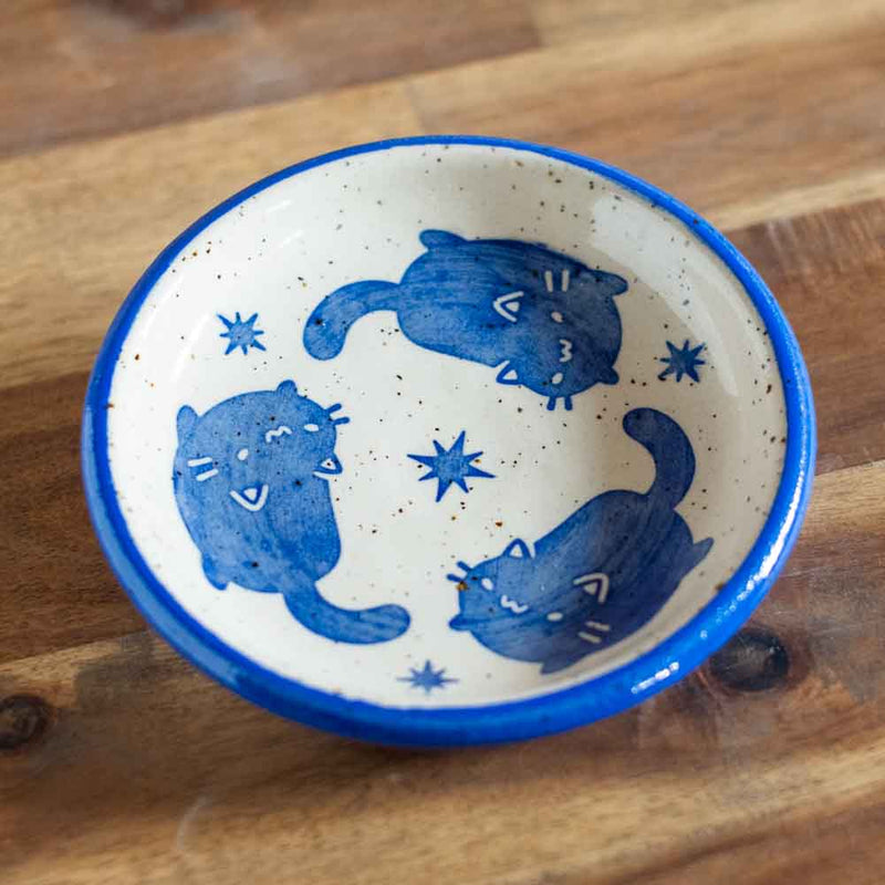 Classic dish - Luna cats no. 111