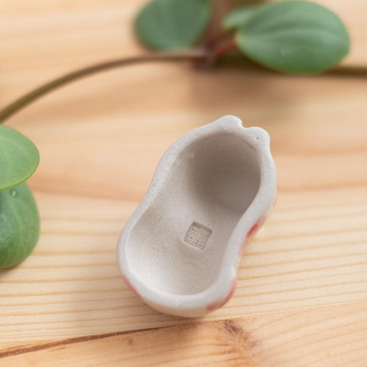 Chopstick rest - Cat, cherry blossoms