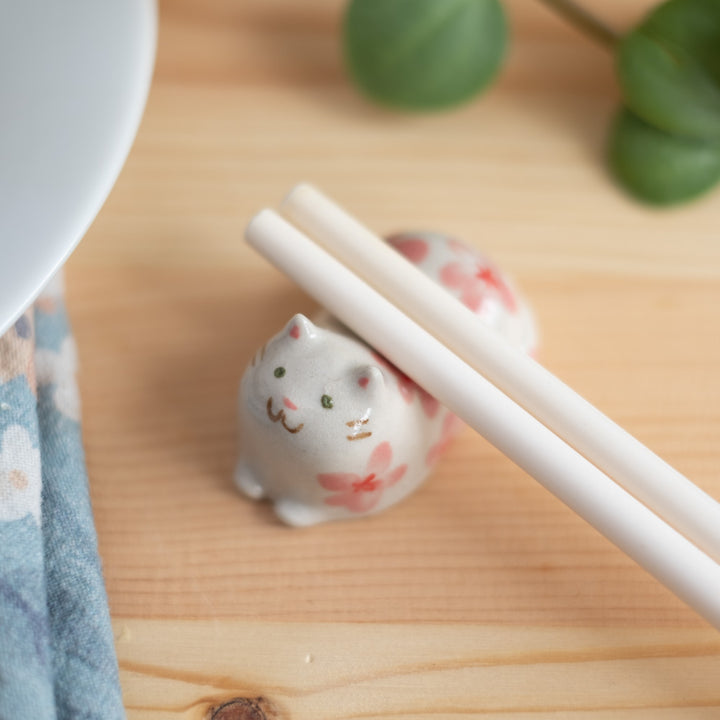 Chopstick rest - Cat, cherry blossoms