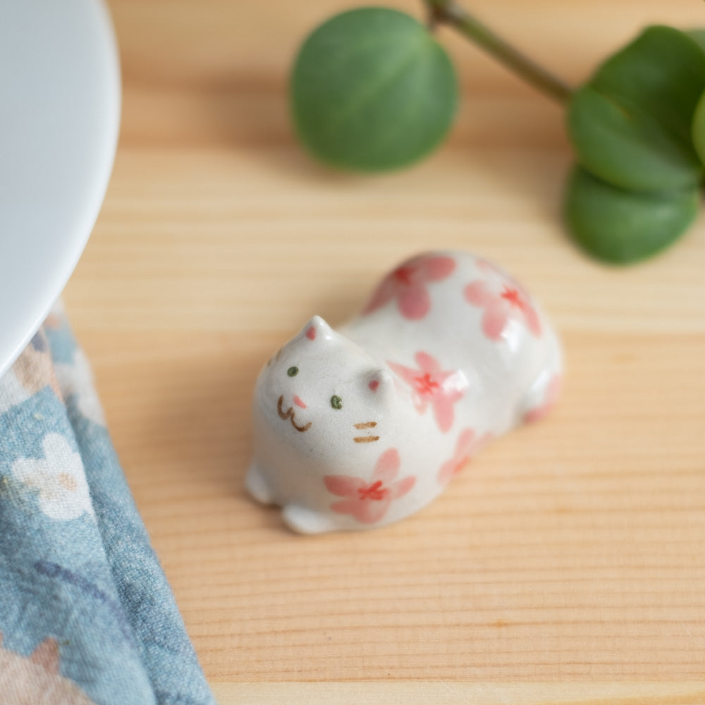 Chopstick rest - Cat, cherry blossoms