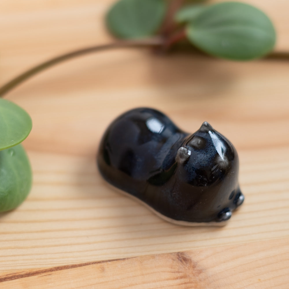 Chopstick rest - Cat, glazed galaxy black