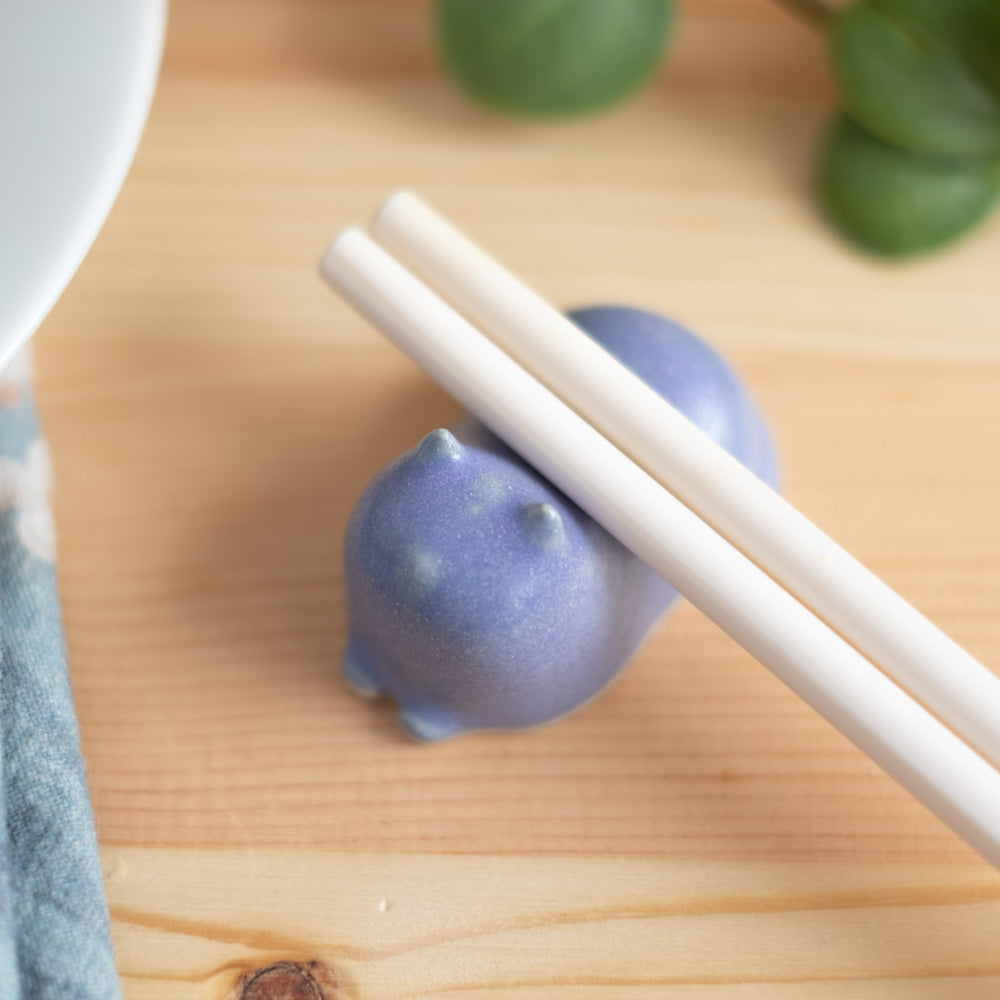 Chopstick rest - Cat, glazed sweet lavender