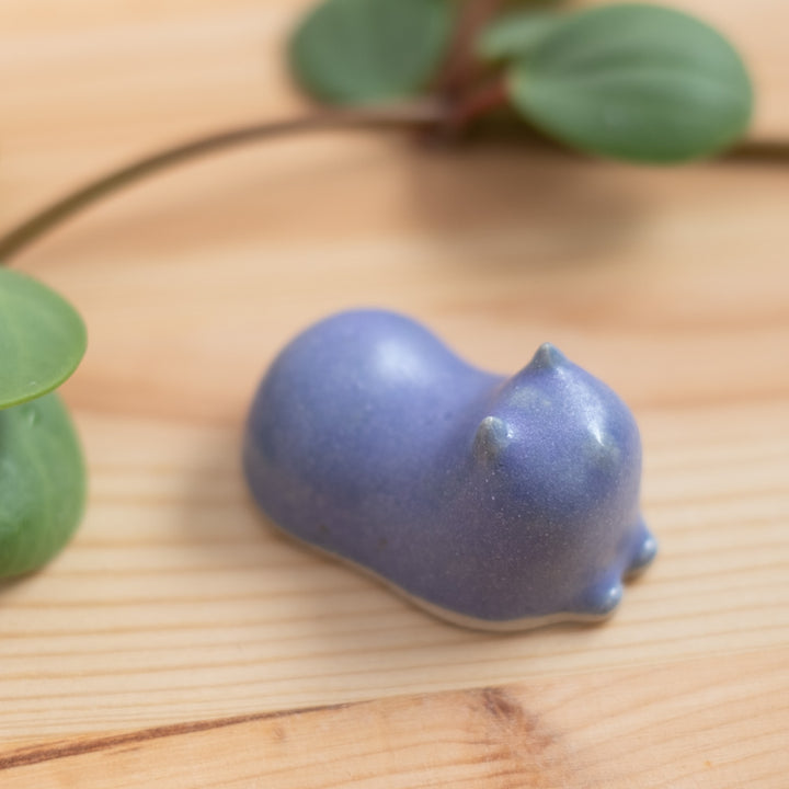 Chopstick rest - Cat, glazed sweet lavender