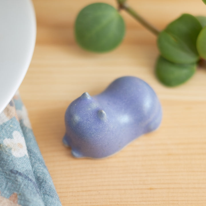 Chopstick rest - Cat, glazed sweet lavender