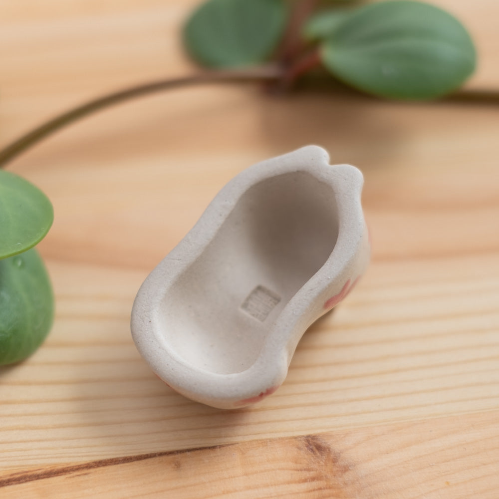 Chopstick rest - Cat, pink flowers