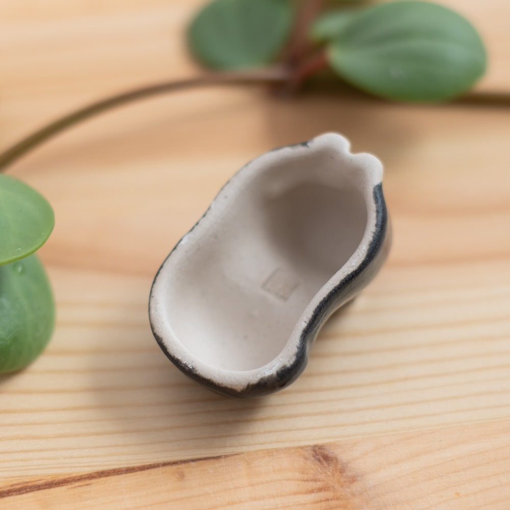 Chopstick rest - Cat, black tuxedo