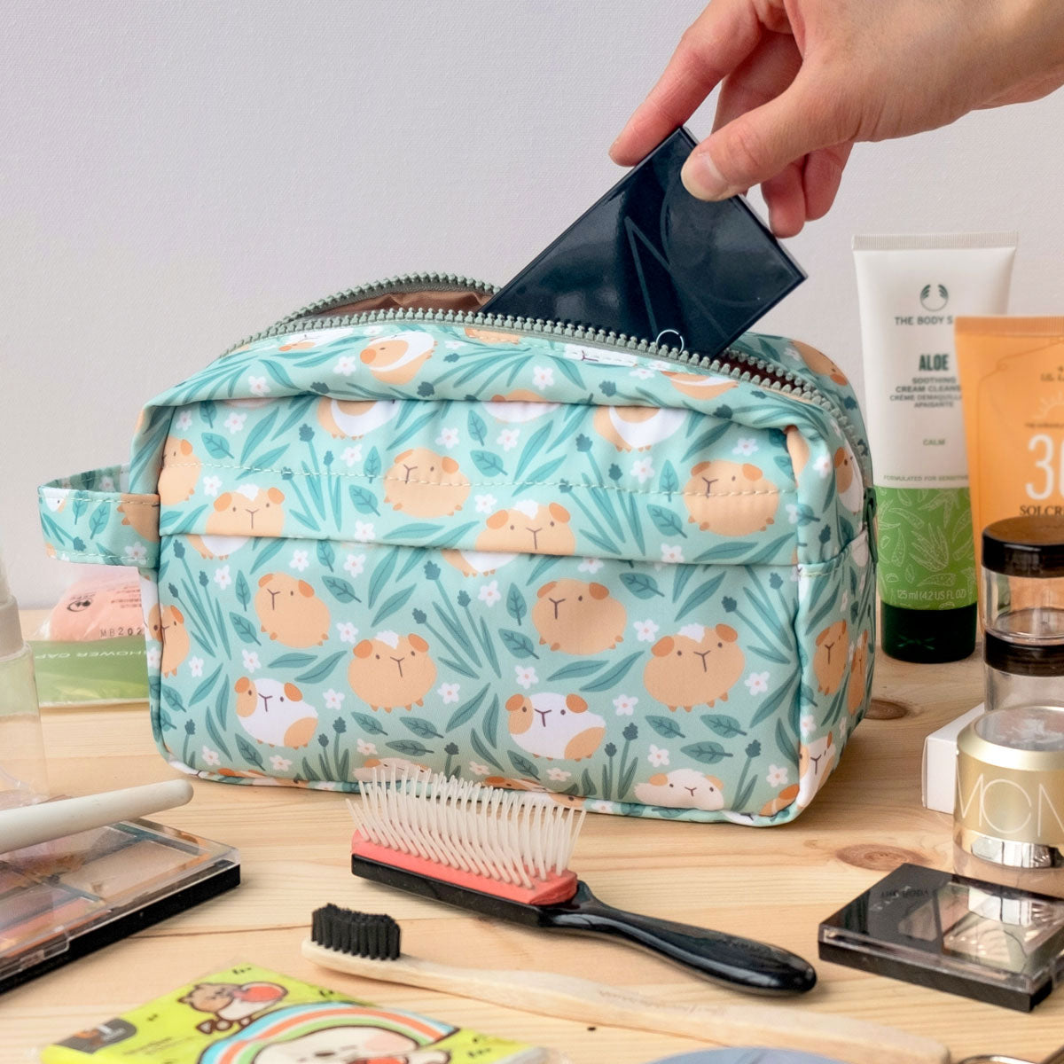 Travel toiletry bag - Guinea pig meadow