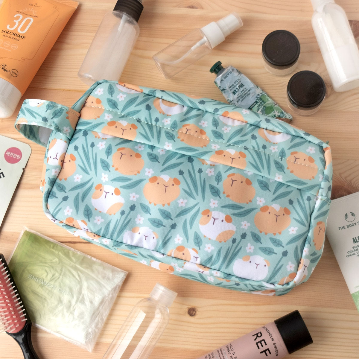 Travel toiletry bag - Guinea pig meadow