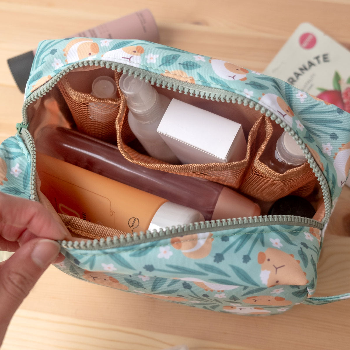 Travel toiletry bag - Guinea pig meadow