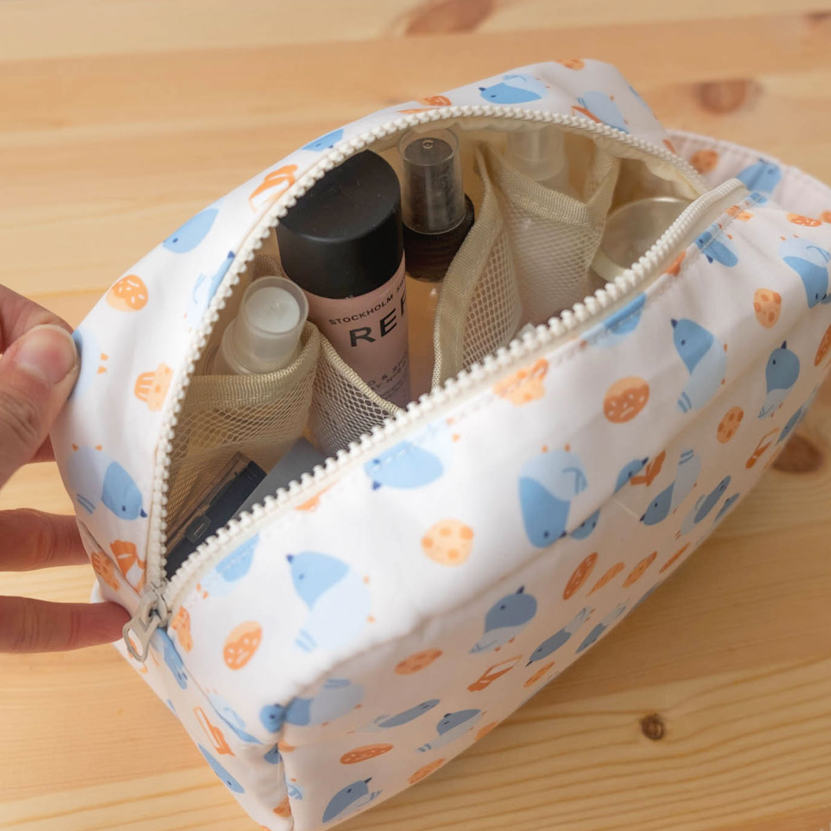 Travel toiletry bag - Pigeons and pastries