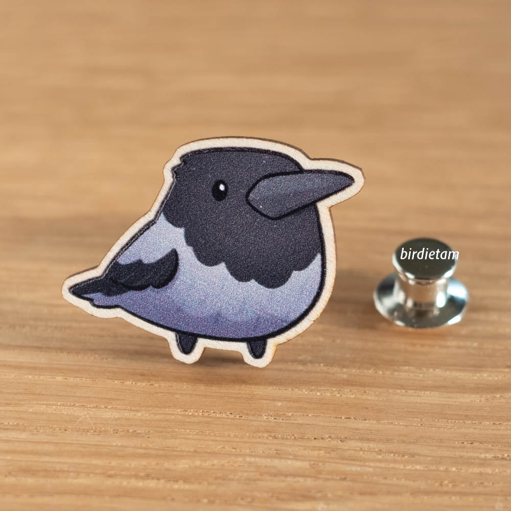Wooden pin - Hooded Crow