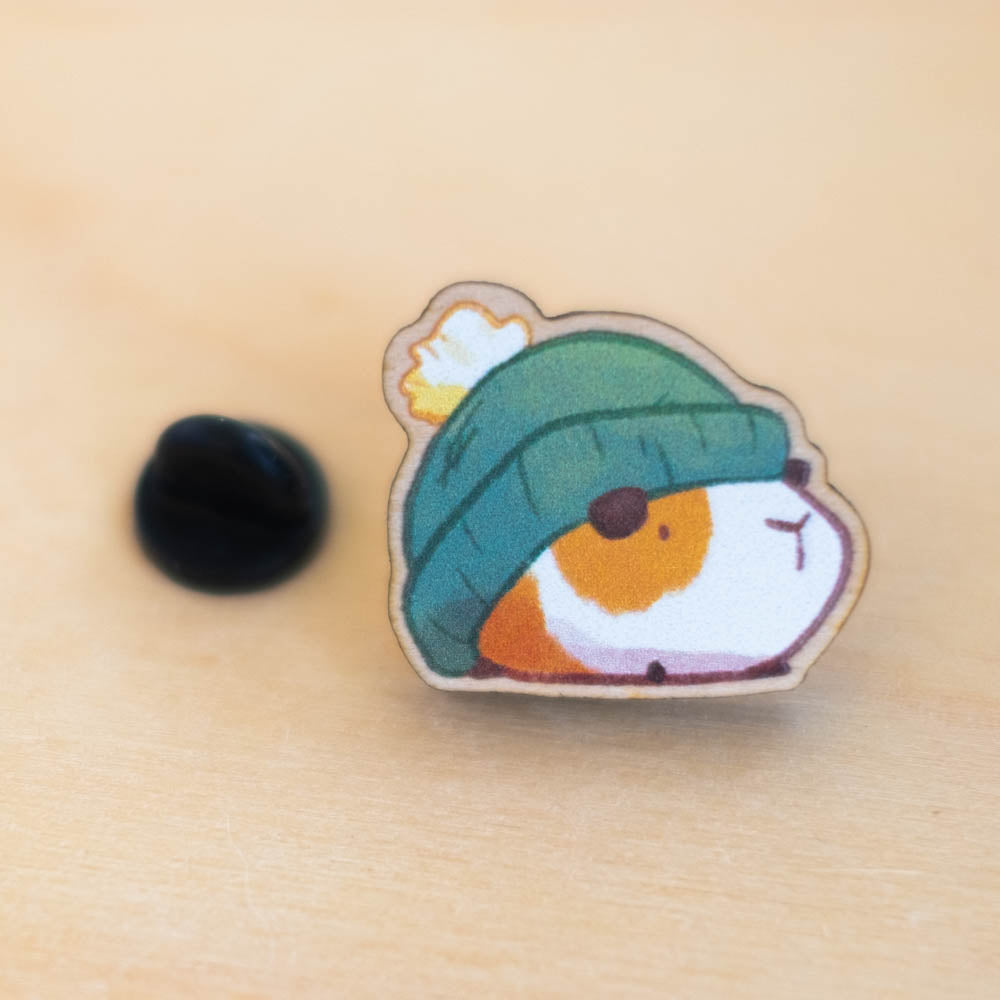 Wooden pin - Guinea in a beanie