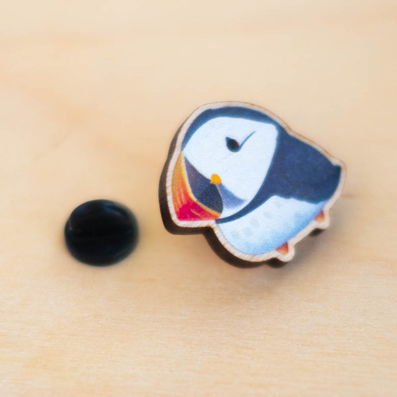 Wooden pin - Puffin