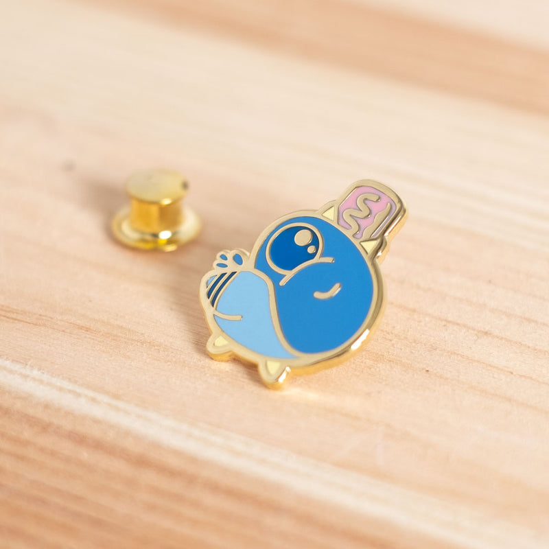 Enamel pin - PP the Pigeon, hot dog