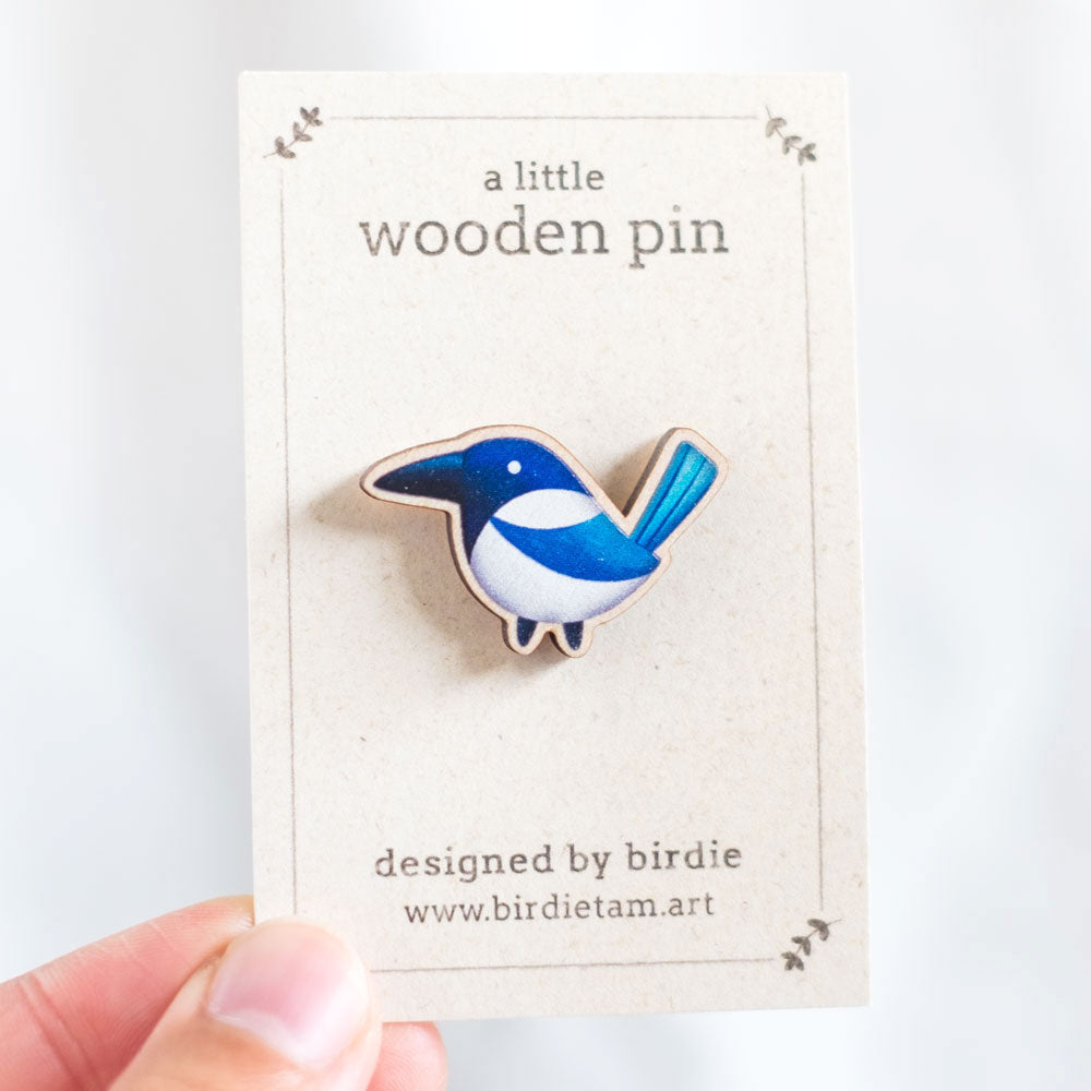 Wooden pin - Magpie