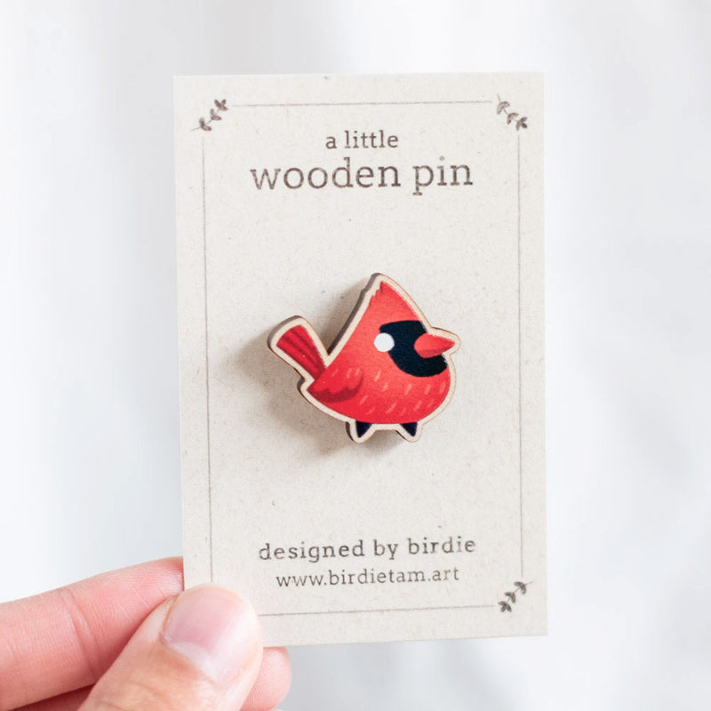 Wooden pin - Red Cardinal